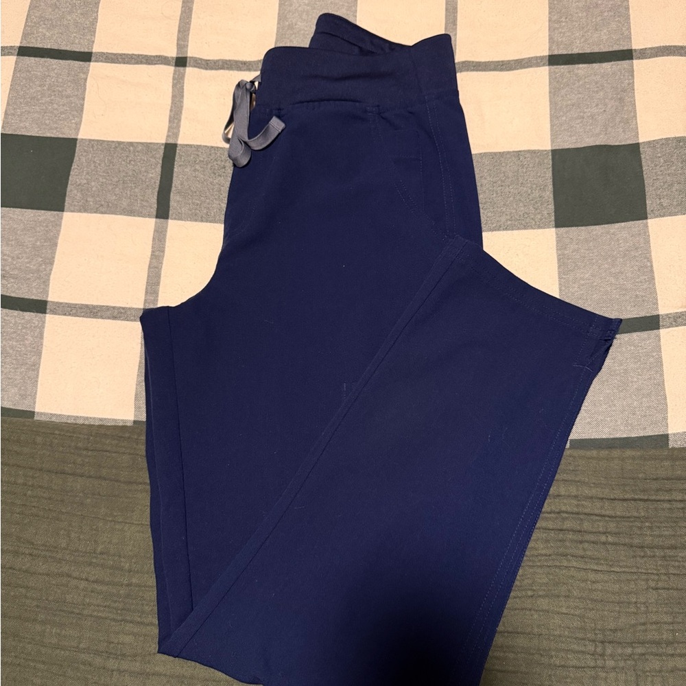 Figs Women's Yola. Navy blue